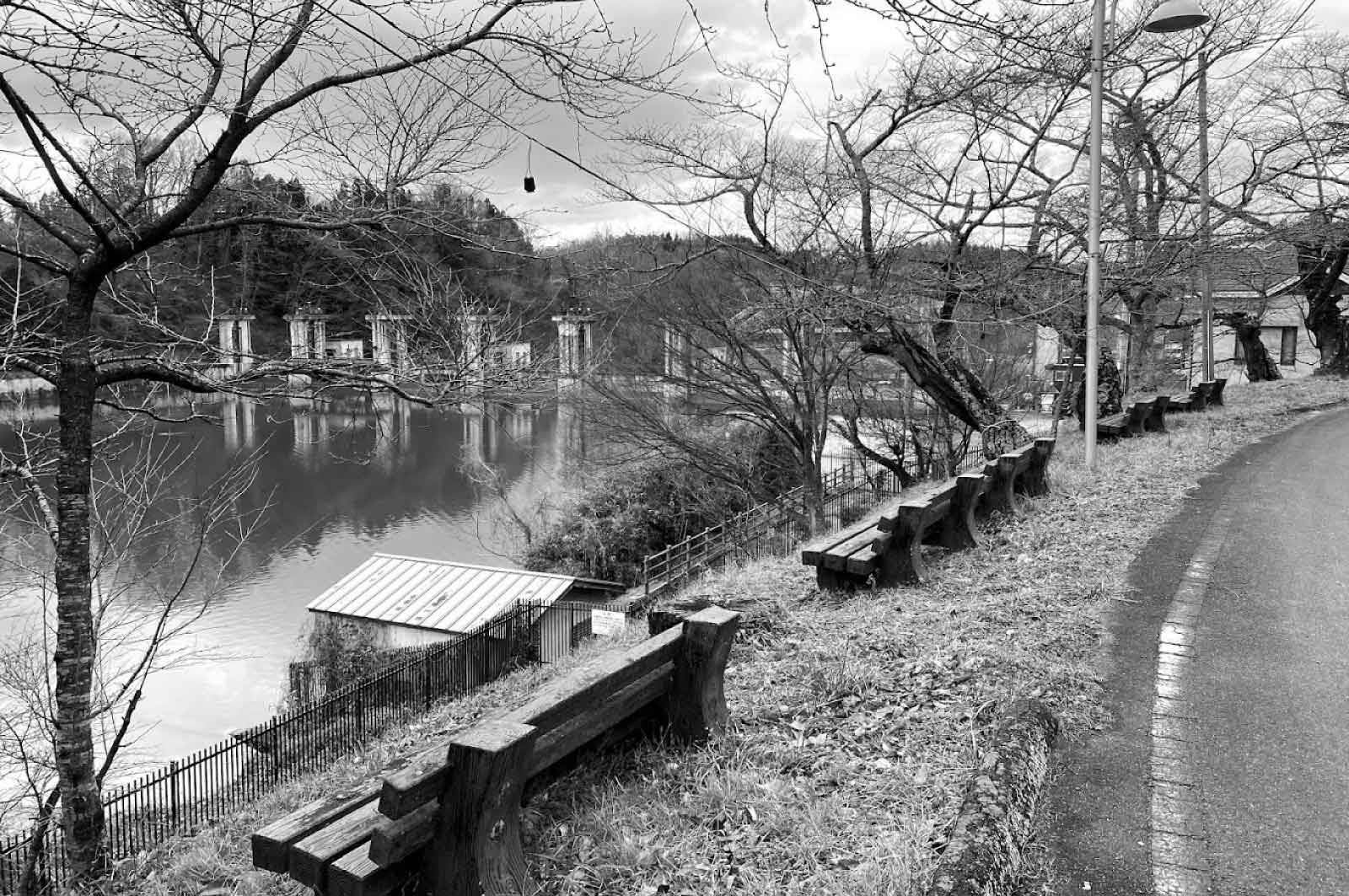 飯野堰堤公園