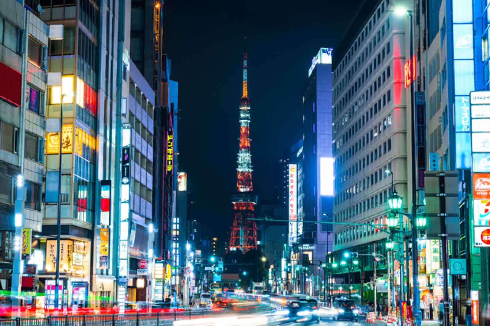 夜の六本木と東京タワー